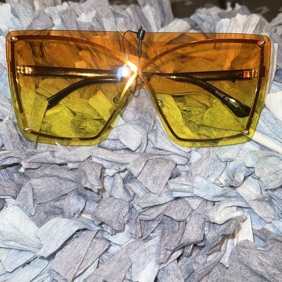 Aviator sunglasses. Retro Flat frame. Orange and yellow ombré. NWT - Picture 2 of 2